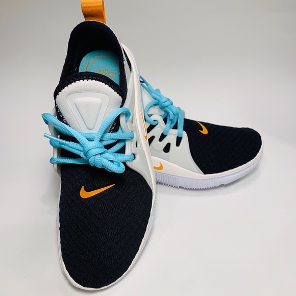 WMNS NIKE ACALME - Picture 2 of 7